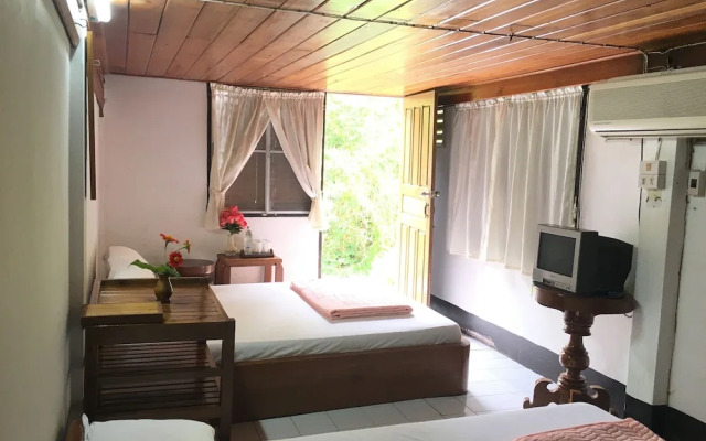 The Creek Garden Huainamrin Resort