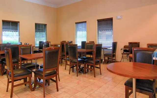 Comfort Suites I-240 East-Airport