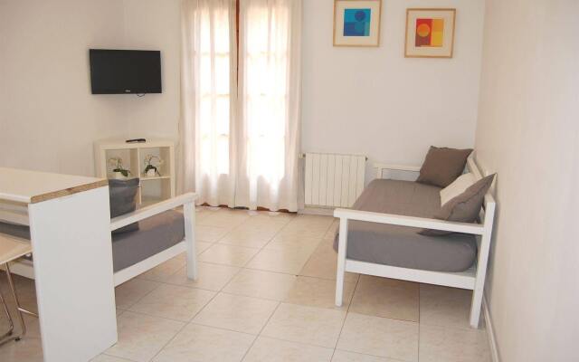 Отель Apartamentos Bahia Испания, Барселона - отзывы, цены и фото номеров - забронировать отель Apartamentos Bahia онлайн комната для гостей