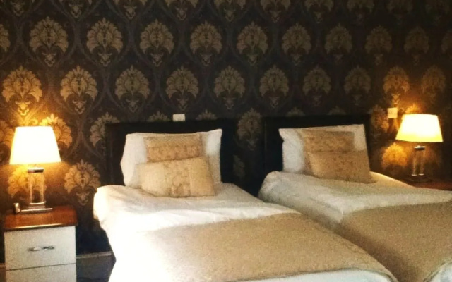 Advocate Arms Hotel