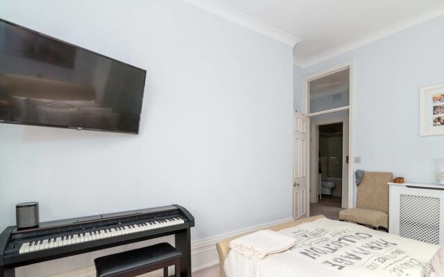 Отель 1 Bedroom for 2 Guests in Marvellous Notting Hill Великобритания, Лондон - отзывы, цены и фото номеров - забронировать отель 1 Bedroom for 2 Guests in Marvellous Notting Hill онлайн комната для гостей