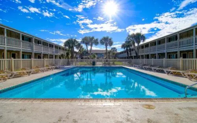 Courtyard #123 Condo