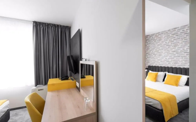 Adeo Hotel