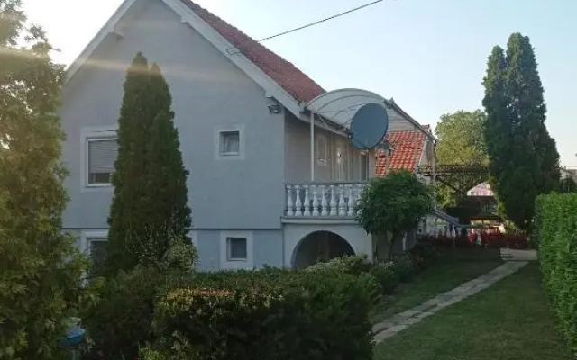 Green garden apartment