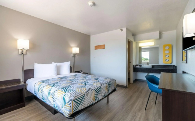Motel 6 Rolling Meadows, IL - Chicago Northwest