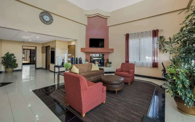 Comfort Inn North