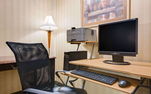 Ramada by Wyndham Cleveland Airport West