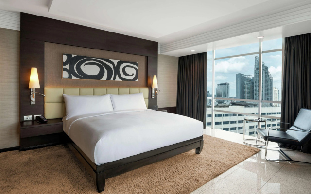 DoubleTree by Hilton Bangkok Ploenchit