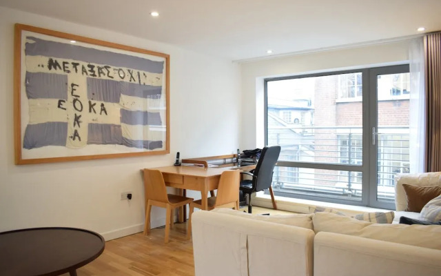 Modern 2 Bedroom Apartment In Old Street