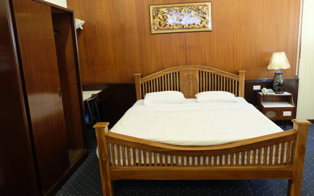 Prince Hotel Chiang Mai