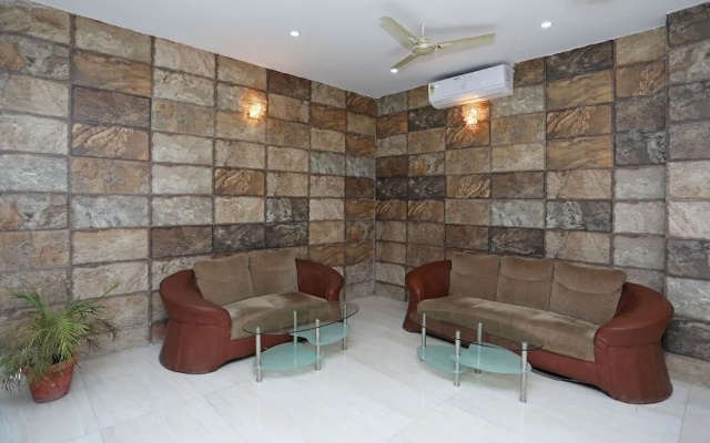 Hotel Golden Leaf By OYO Rooms