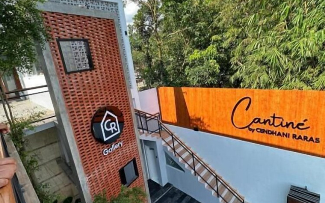 Cendhani Raras Gallery
