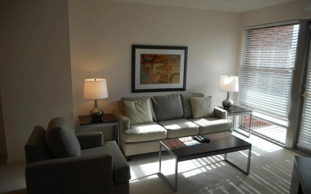 1301 Thomas Circle