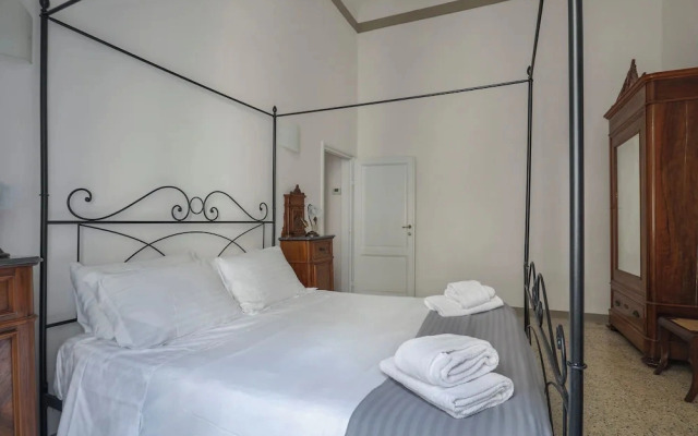 2 Bedroom Apartment in Florence's Heart