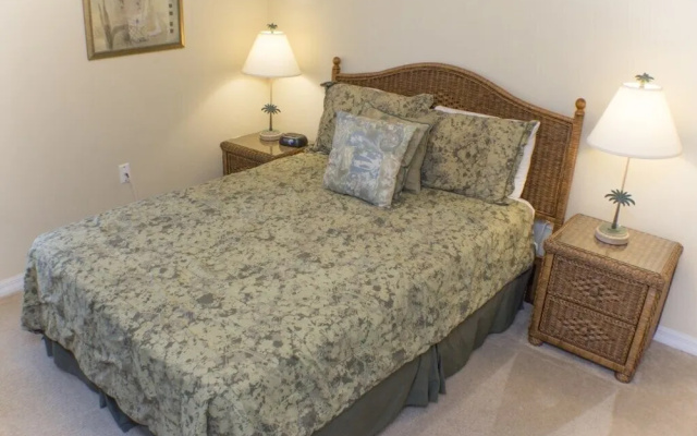 Mark's Sunrise Lakes Villa 4 Bedroom Home by Redawning