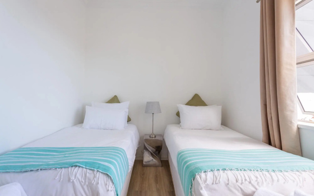 Casa Blanca - Camps Bay