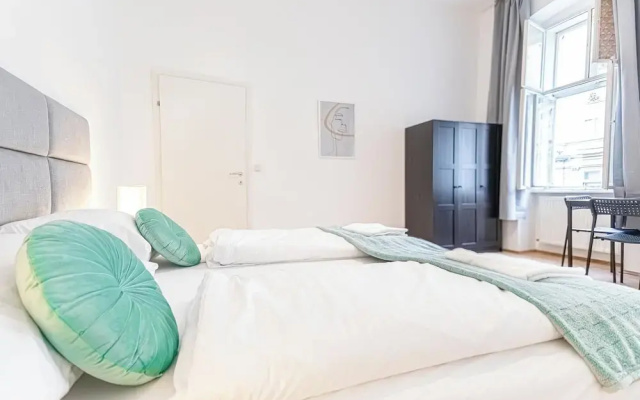 Private Room Long Stay Near Lugner City