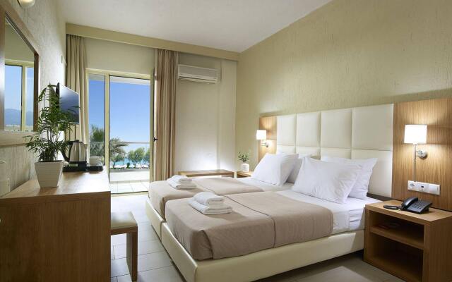 Malia Bay Beach Hotel & Bungalows комната для гостей