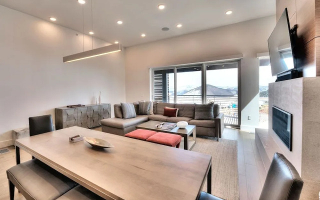 Apex 501 - 3 Br Condo