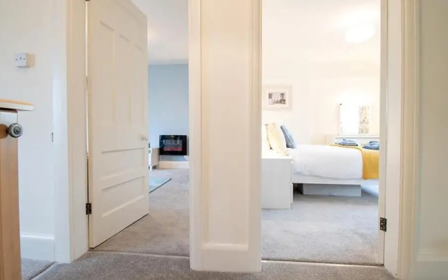 Gwylan Apartment in Penrhyn Bay, Modern and Beautifully Presented