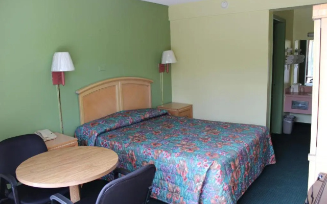 Travelers Inn
