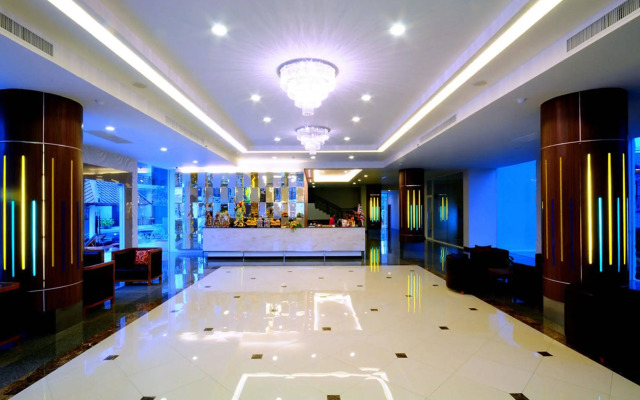 Отель Crystal Palace Pattaya