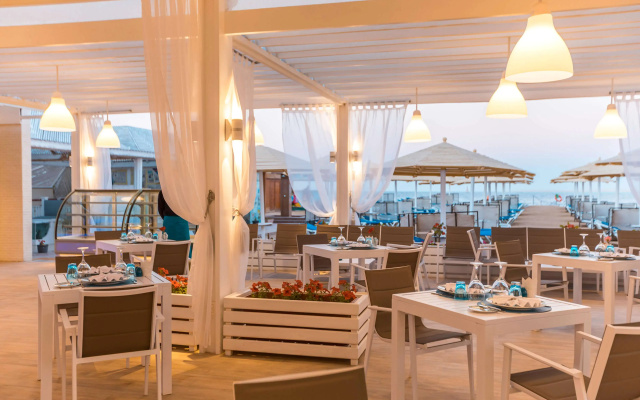 SUNRISE Holidays Resort (Adults Only)