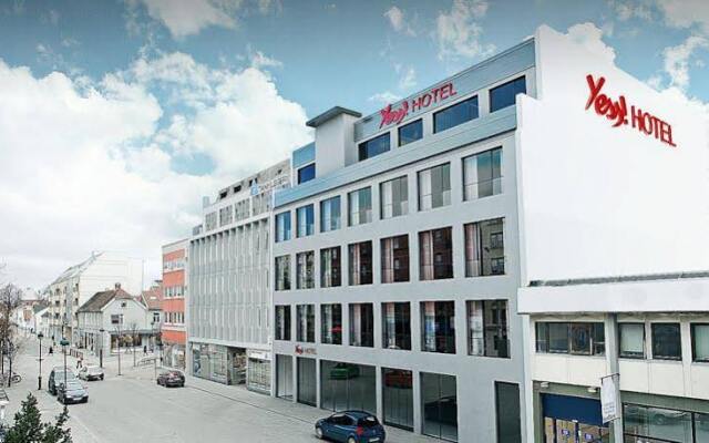 Yess Hotel вид на фасад