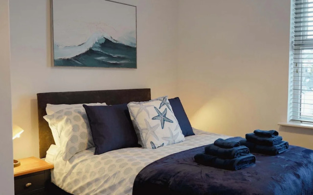 Ivydene - 3 Bedroom House -tenby