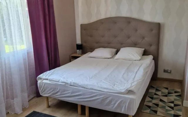 Maisonnette avec la terrasse