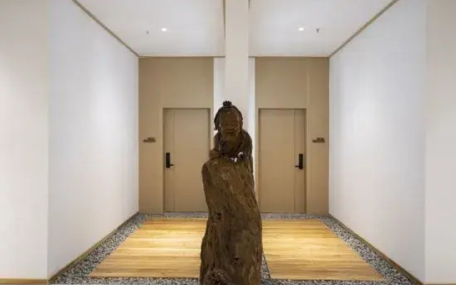 Baoli Shijia Art Hotel (Luohe High-speed Railway West Station Branch)
