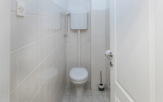 Bright 2BDR Apt near Main Bus Station-FREE PARKING
