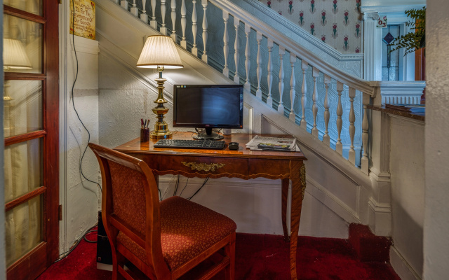 Rose Garden Inn