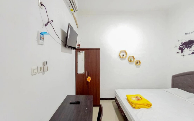 Homestay Bahari near Wisata Bahari Tlocor Sidoarjo Mitra RedDoorz