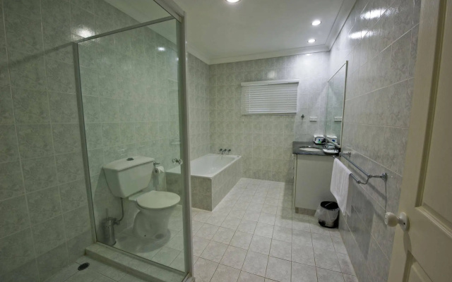 Costa Royale Beachfront Apartments