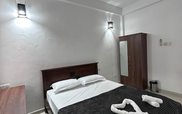 Serrena Airport Guest House - Colombo