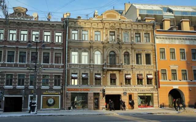 Апартаменты Friends apartment on Nevsky 130 вид на фасад