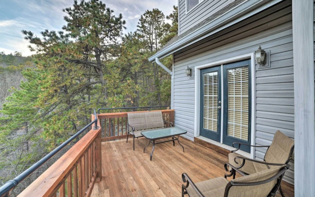 Family-friendly Massanutten Home w/ Slope Views!