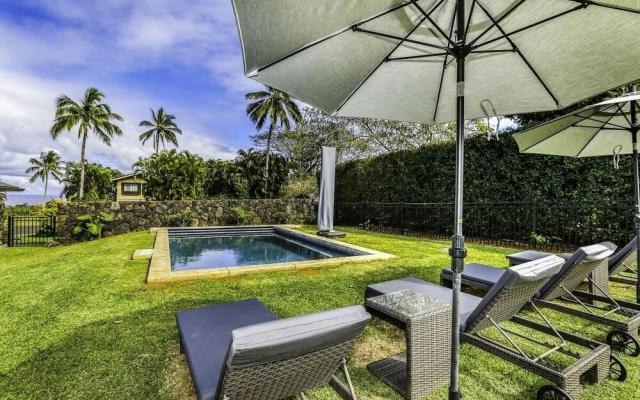 Hale Kaweonui 3 Bedroom Home by RedAwning