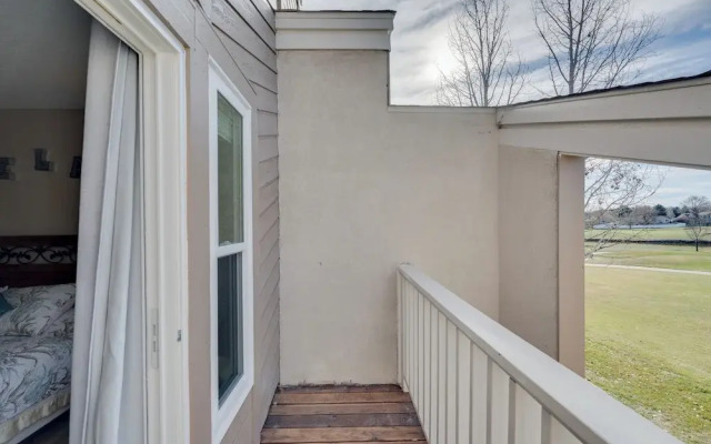 Loveland Townhome: Walkable to Lake & Park!