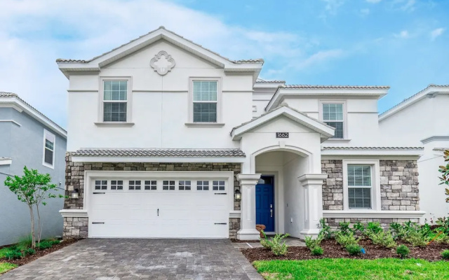 1662 Moonvalley Drive