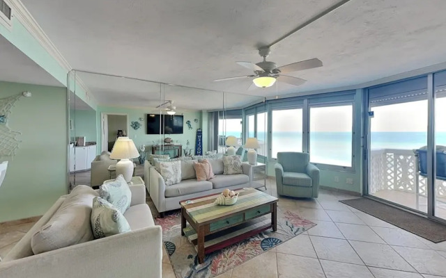 Oceanside Retreat 804-805
