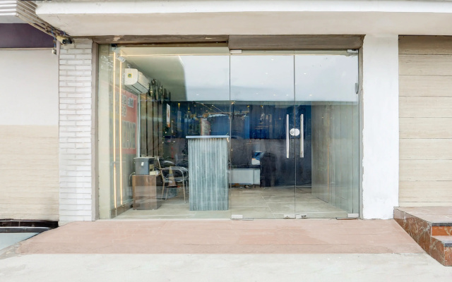 Townhouse by OYO Haibowal Chowk Near DMC