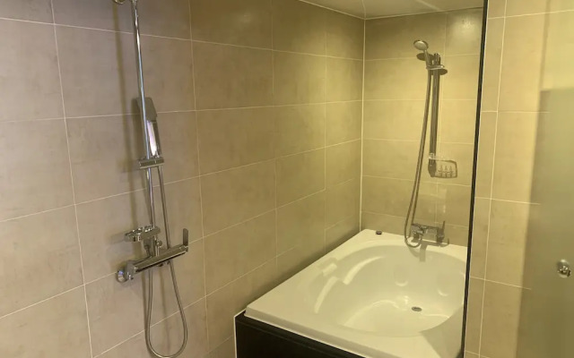 New Grand Hotel