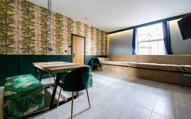 Bullseye Bunk House by Sasco