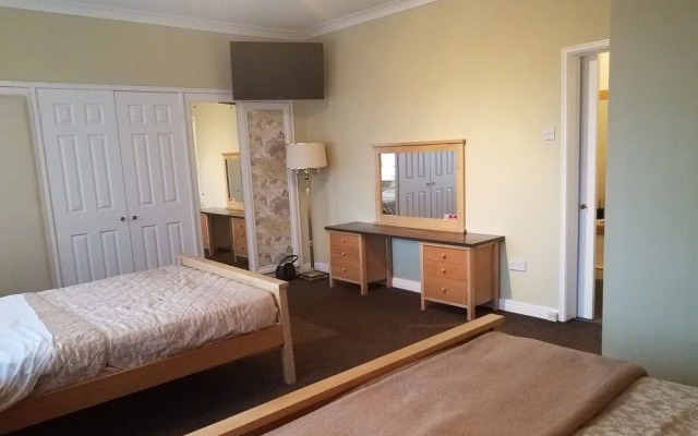 The Mayfair Lodge  Family Suite