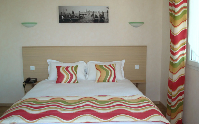Brit Hotel Confort Azur Cholet Nord