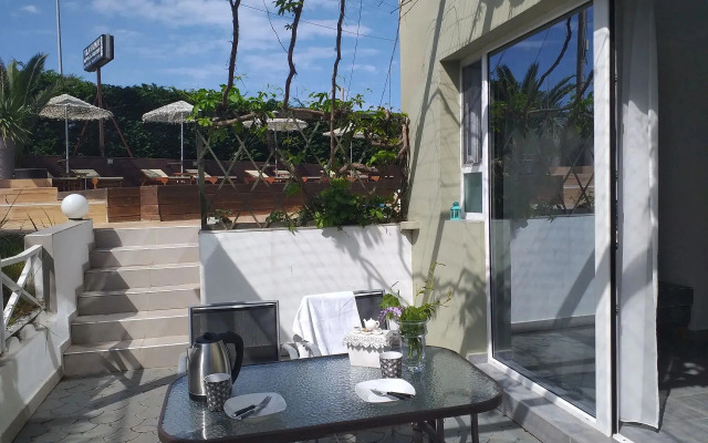 Kapahi Sea View Apartments Andamp; Suites