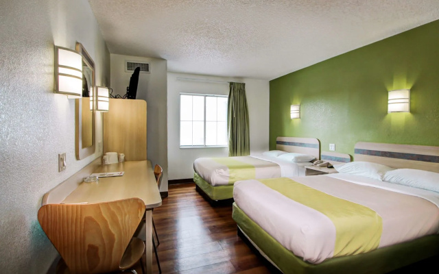 Super 8 by Wyndham Aurora East