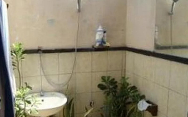 Hide Homestay Menjangan